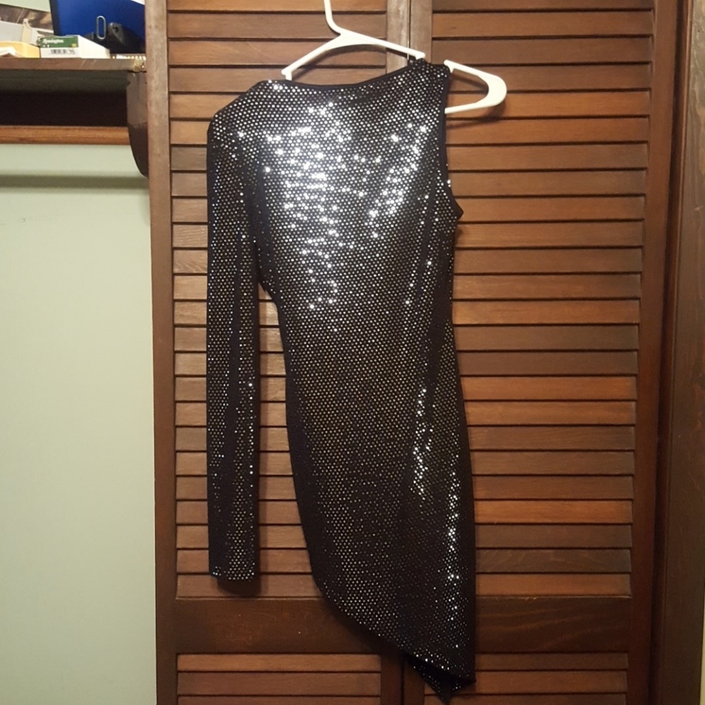 Pretty Little Thing Black Sequin Dress - Picture 5 of 5